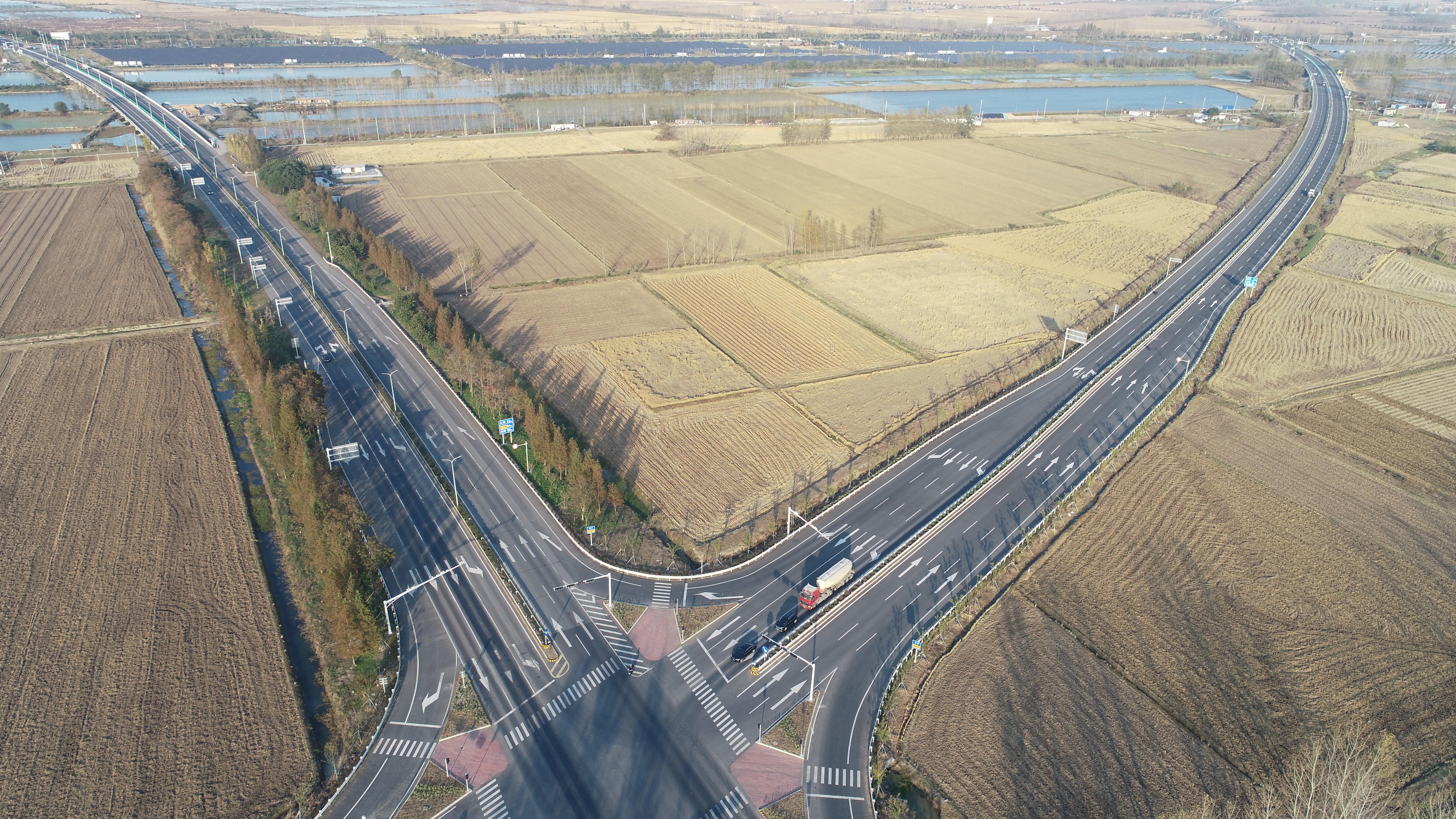 420省道金湖段榮獲2023年度“江蘇交通優(yōu)質工程”獎